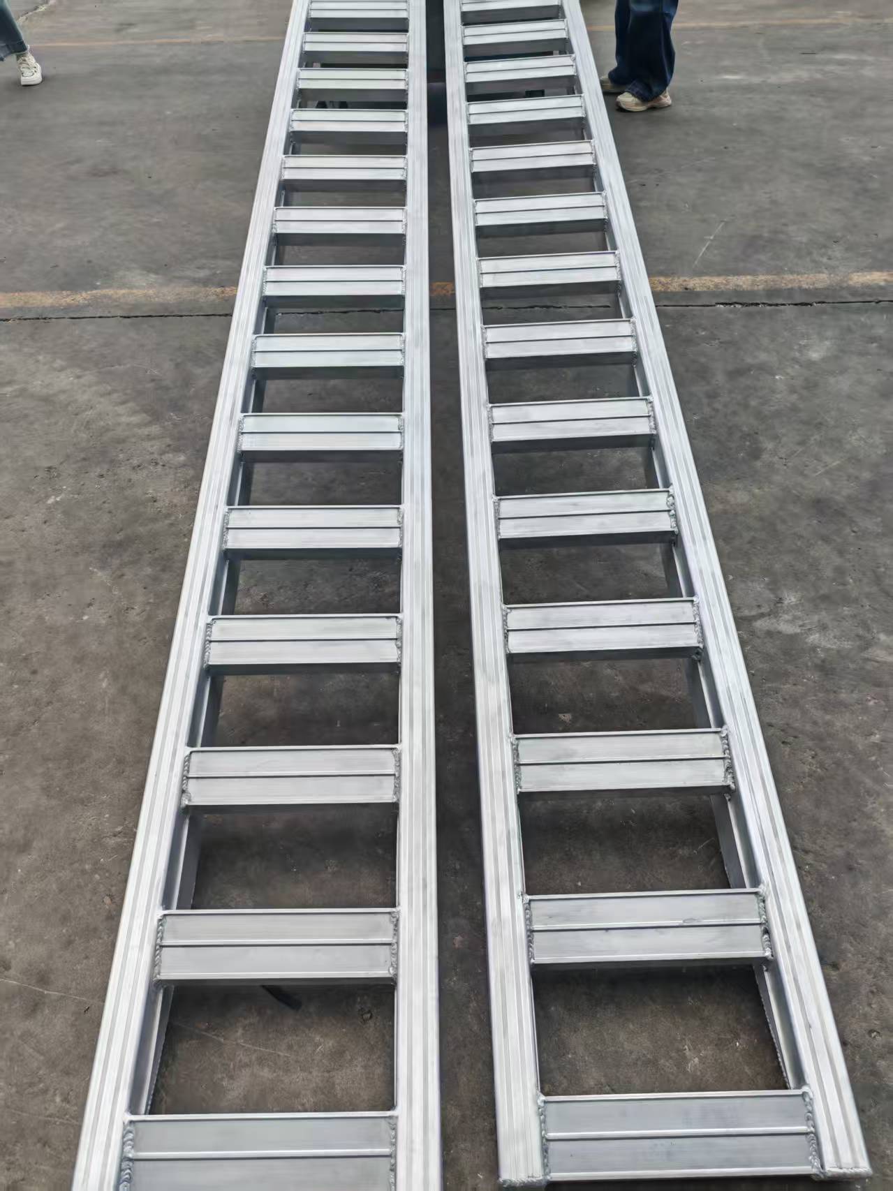 Ramp Pemuatan Aluminium Berkua - Gardening Tools Essential ulasan dan harga